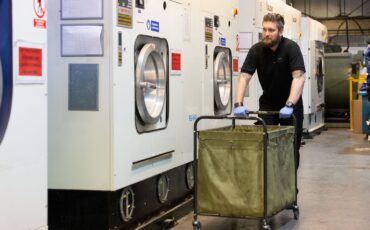 airbase-uk-interiors-secures-4-year-contact-with-easyjet